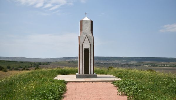 Обелиск в память погибших в Крымской войне воинов Сардинского королевства Обелиск в память погибших в Крымской войне воинов Сардинского королевства