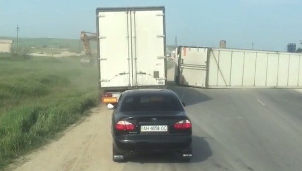 ДТП на трассе Симферополь-Керчь с участием большегруза