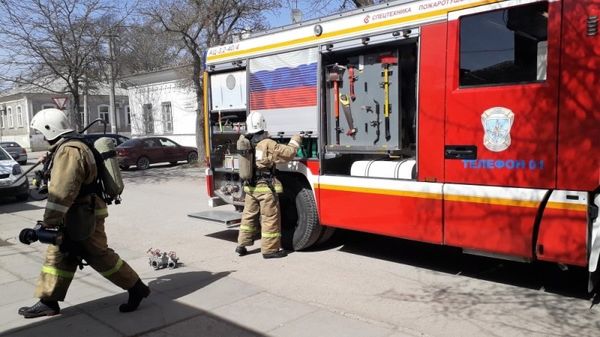 Сотрудники МЧС