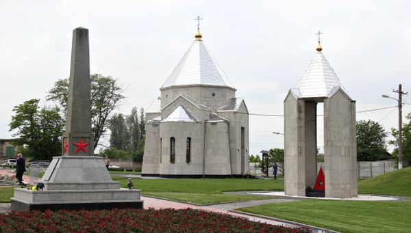 Мемориал жертвам фашистской оккупации Крыма 1941-1944 годов Концлагерь Красный в селе Мирное Симферопольского района