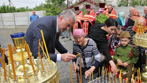 Траурные мероприятия на территории мемориала жертвам фашистской оккупации Крыма 1941-1944 годов Концлагерь Красный в селе Мирное Симферопольского района