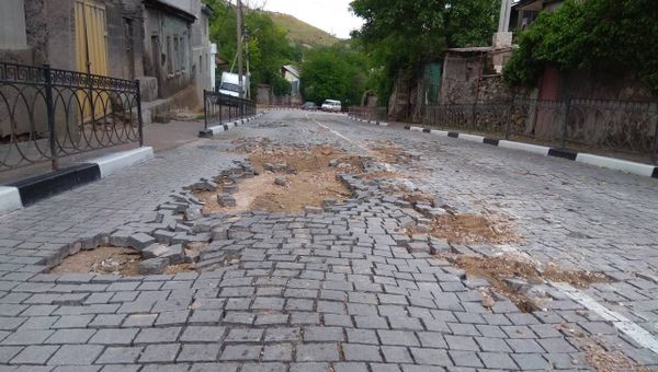 В Севастополе размыло улицу Котовского В Севастополе размыло улицу Котовского