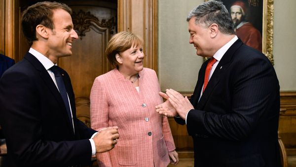 Встреча канцлера ФРГ А. Меркель, президента Франции Э. Макрона и президента Украины П. Порошенко Встреча канцлера ФРГ А. Меркель, президента Франции Э. Макрона и президента Украины П. Порошенко