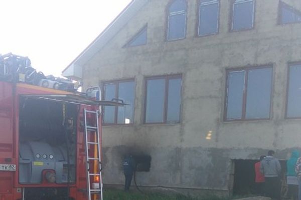 Пожар на цокольном этаже нежилого помещения в одном из частных дворов села Софиевка Симферопольского района