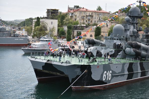 Выставка военных кораблей в Севастополе в честь празднования 235-летия Черноморского флота