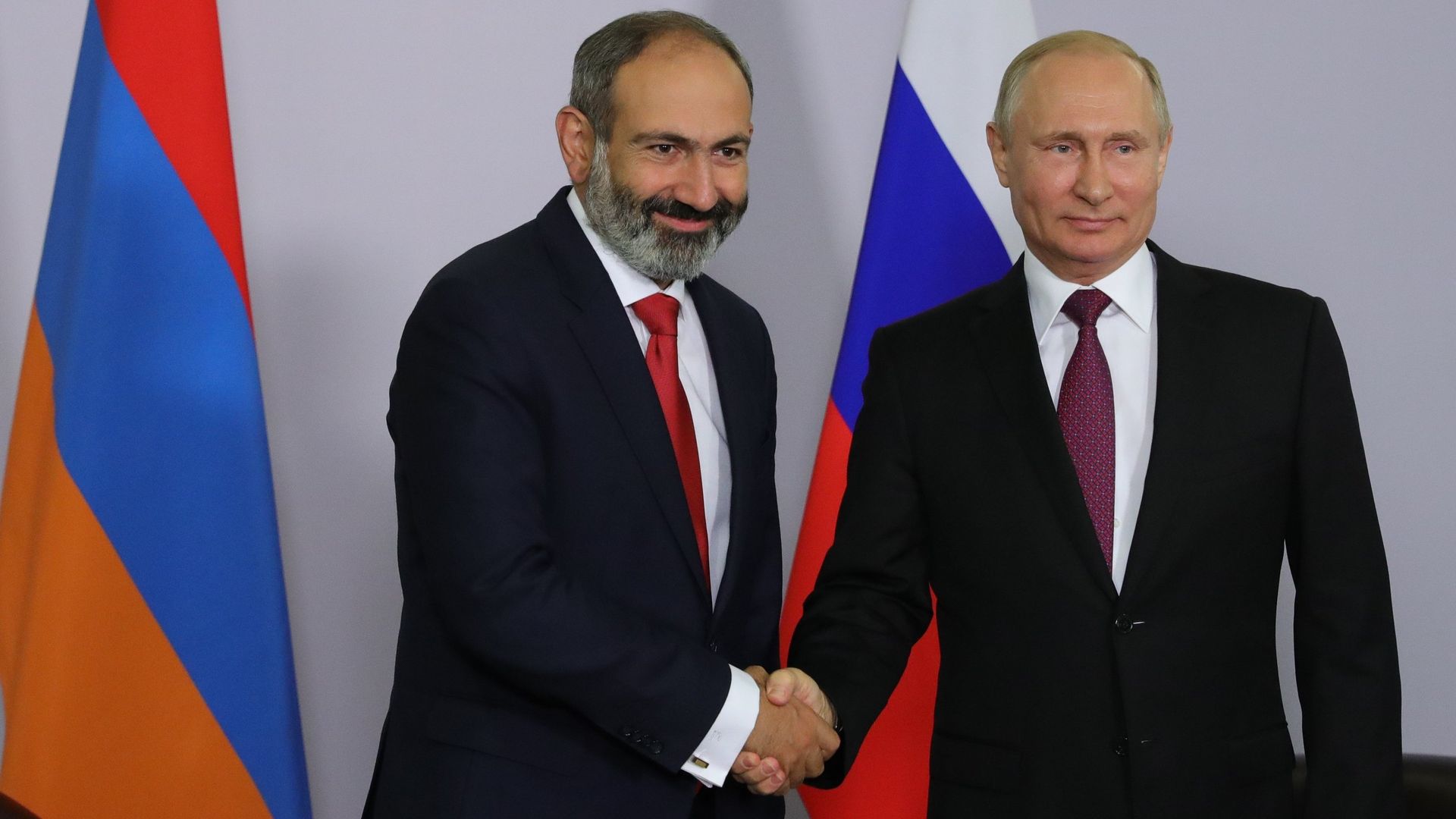 Президент РФ В. Путин встретился с премьер-министром Армении Н. Пашиняном  - РИА Новости, 1920, 08.10.2024