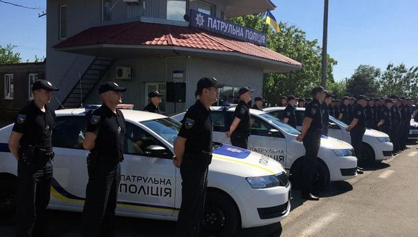 Сотрудники патрульной полиции в АРК и Севастополе в Херсонской области