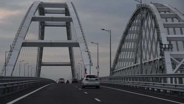 Начало движения автомобилей по Крымскому мосту. 16 мая 2018