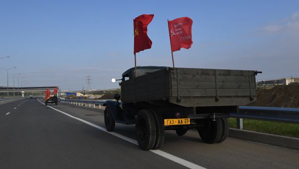 Начало движения автомобилей по Крымскому мосту. 16 мая 2018