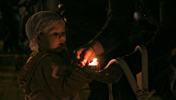 Акция Зажги огонь в своем сердце на площади им. Ленина в Симферополе Акция Зажги огонь в своем сердце на площади им. Ленина в Симферополе