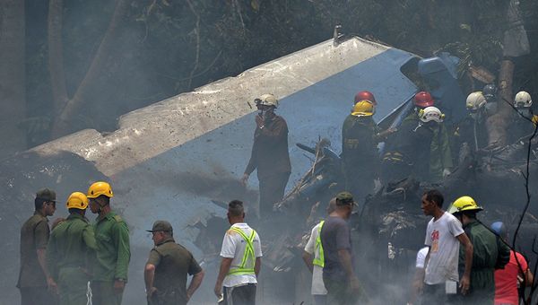 На месте крушения самолета Boeing 737 авиакомпании Cubana de Aviacion в Гаване, Куба. 18 мая 2018