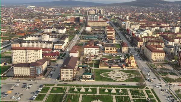 Вид на церковь Архангела Михаила в Грозном