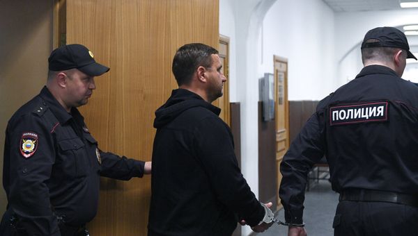 Рассмотрение ходатайства следствия об аресте бывшего мэра Ялты А. Ростенко Рассмотрение ходатайства следствия об аресте бывшего мэра Ялты А. Ростенко