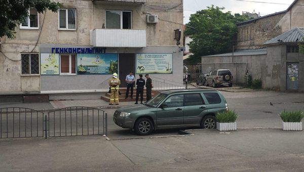 В центре Симферополя нашли подозрительную сумку В центре Симферополя нашли подозрительную сумку