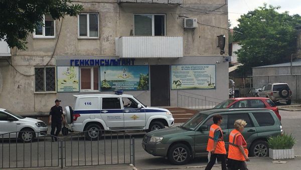 В центре Симферополя нашли подозрительную сумку