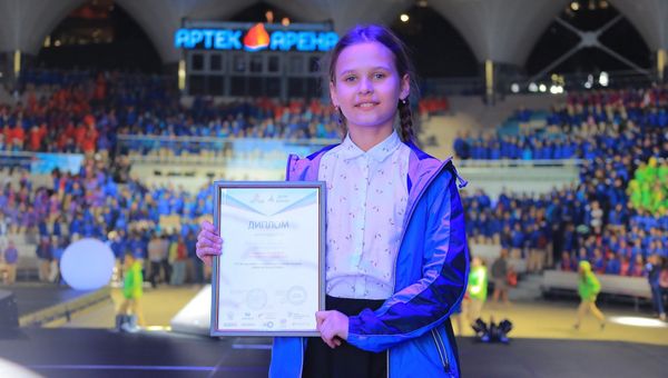 Суперфиналист Всероссийского конкурса юных чтецов Живая классика в МДЦ Артек Елизавета Хвостикова из Краснодара