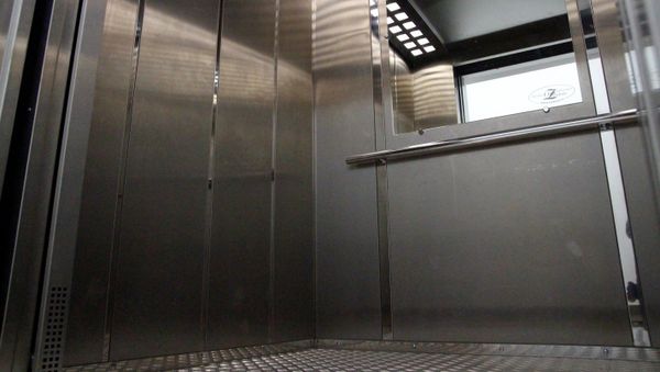 Специальный лифт для ребят на колясках в МДЦ Артек