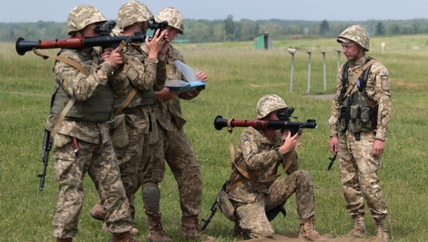 Военнослужащие вооруженных сил Украины во время военных учений на Яворовском полигоне во Львовской области