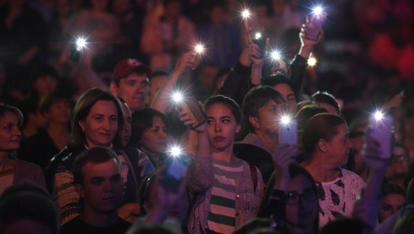 Симферопольцы на праздничном концерте, посвященном 234-летию города