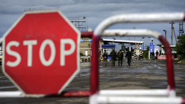 Пограничный пункт пропуска Изварино после обстрела