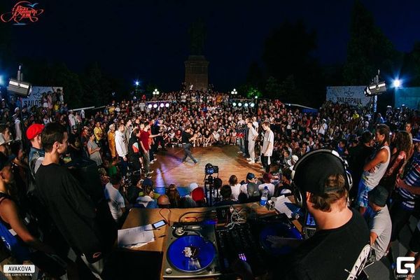 Фестиваль уличных танцев Yalta Summer Jam