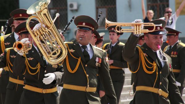 Фестиваль военных оркестров, приуроченный ко Дню России, в Симферополе Фестиваль военных оркестров, приуроченный ко Дню России, в Симферополе