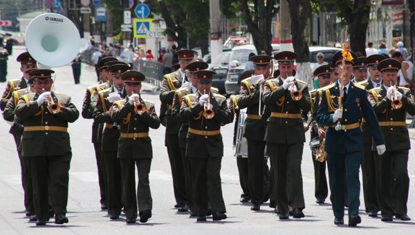 Фестиваль военных оркестров, приуроченный ко Дню России, в Симферополе Фестиваль военных оркестров, приуроченный ко Дню России, в Симферополе