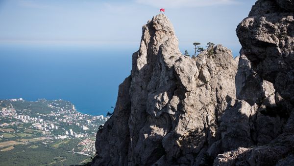 Вид с горы Ай-Петри на Южный берег Крыма