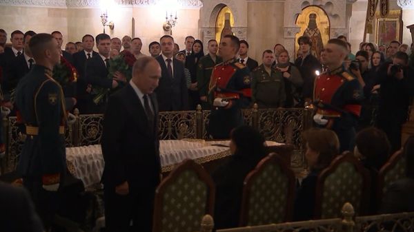 В моем сердце он останется навсегда. Путин попрощался с Говорухиным В моем сердце он останется навсегда. Путин попрощался с Говорухиным