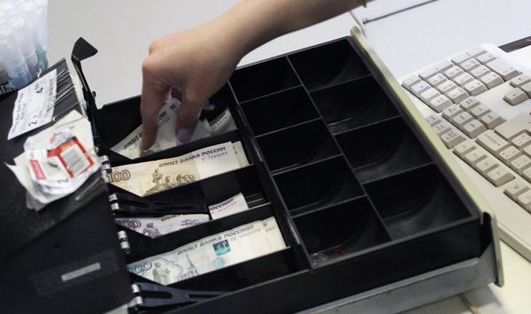 Рубль стал единственной официальной валютой в Крыму