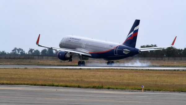 Самолет авиакомпании Аэрофлот в аэропорту Симферополь