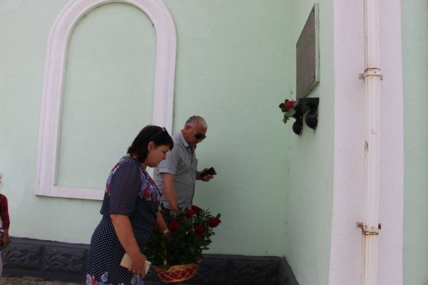 В Бахчисарае почтили память жертв депортации народов из Крыма В Бахчисарае почтили память жертв депортации народов из Крыма