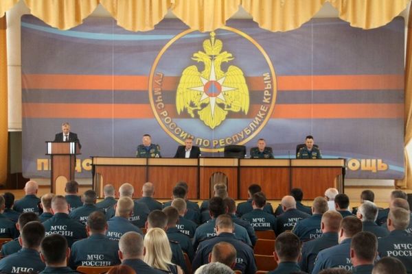 Представление врио начальника ГУ МЧС России по РК - генерал-майора внутренней службы Александра Еремеева главе Рк Сергею Аксенову