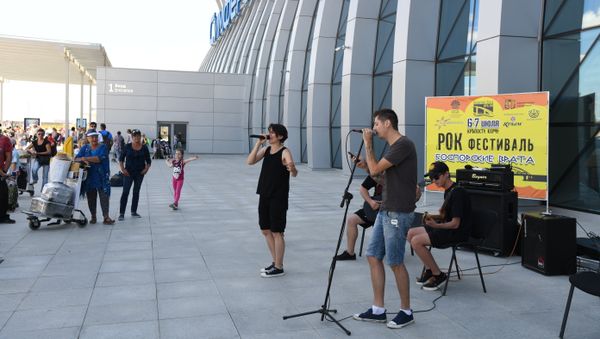 Выступления рок-групп Row Bens и Amely Sky на площадке нового аэропорта Симферополь Выступления рок-групп Row Bens и Amely Sky на площадке нового аэропорта Симферополь