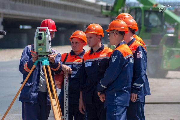  Третья вахта студенческих отрядов на стройке Крымского моста 