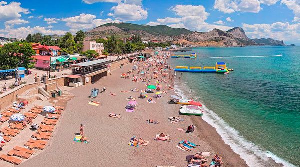 Пляж в Судаке Пляж в Судаке
