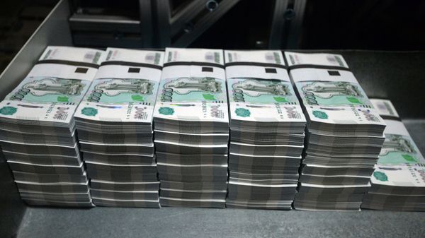 Печать денежных купюр на фабрике ФГУП Гознак в Перми