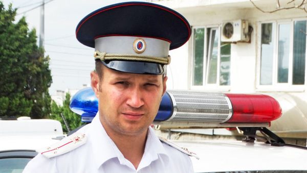 Инспектор отдельной роты дорожно-патрульной службы ГИБДД УМВД России по Севастополю, старший лейтенант полиции Борис Копин