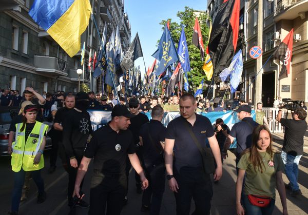 Участники марша националистов, приуроченного к четвёртой годовщине событий 2 мая 2014 года в Доме профсоюзов в Одессе