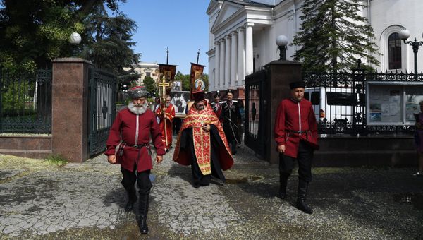 Крестный ход в Симферополе, приуроченный к 100-летию гибели царской семьи