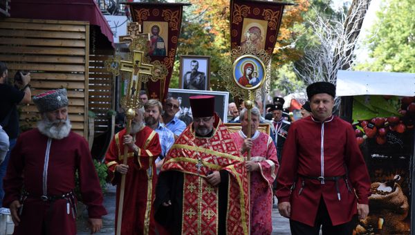 Крестный ход в Симферополе, приуроченный к 100-летию гибели царской семьи