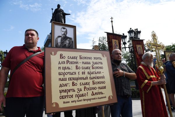 Крестный ход в Симферополе, приуроченный к 100-летию гибели царской семьи