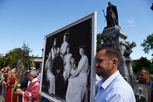 Крестный ход в Симферополе, приуроченный к 100-летию гибели царской семьи