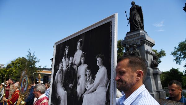 Крестный ход в Симферополе, приуроченный к 100-летию гибели царской семьи