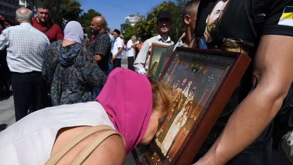 Крестный ход в Симферополе, приуроченный к 100-летию гибели царской семьи