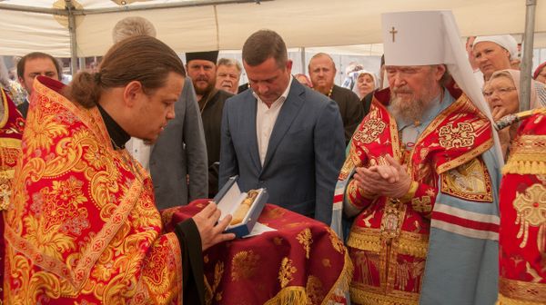 Закладка капсулы в будущем храме на месте разрушенной церкви Вознесения Господня в Ливадии