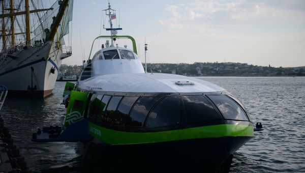 Запуск первого рейса пассажирского скоростного судна Комета из Севастополя