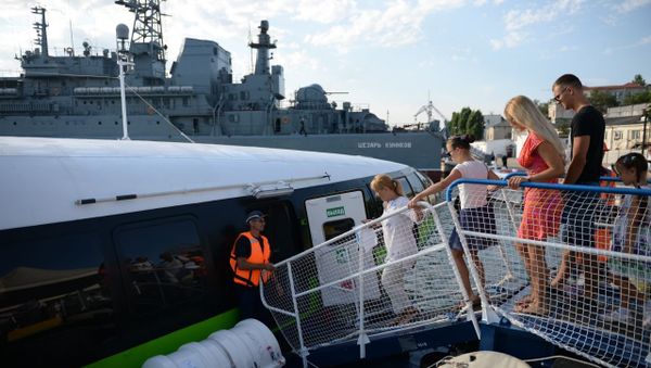 Запуск первого рейса пассажирского скоростного судна Комета из Севастополя