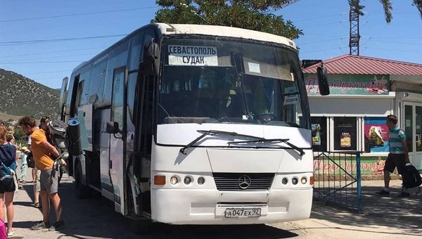 Автобус на одной из автостанций в Крыму. Архивное фото