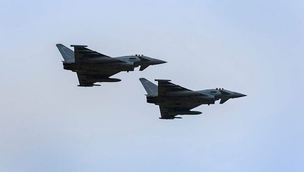 Пара истребителей Eurofighter Typhoon Королевских ВВС Великобритании. Архивное фото
